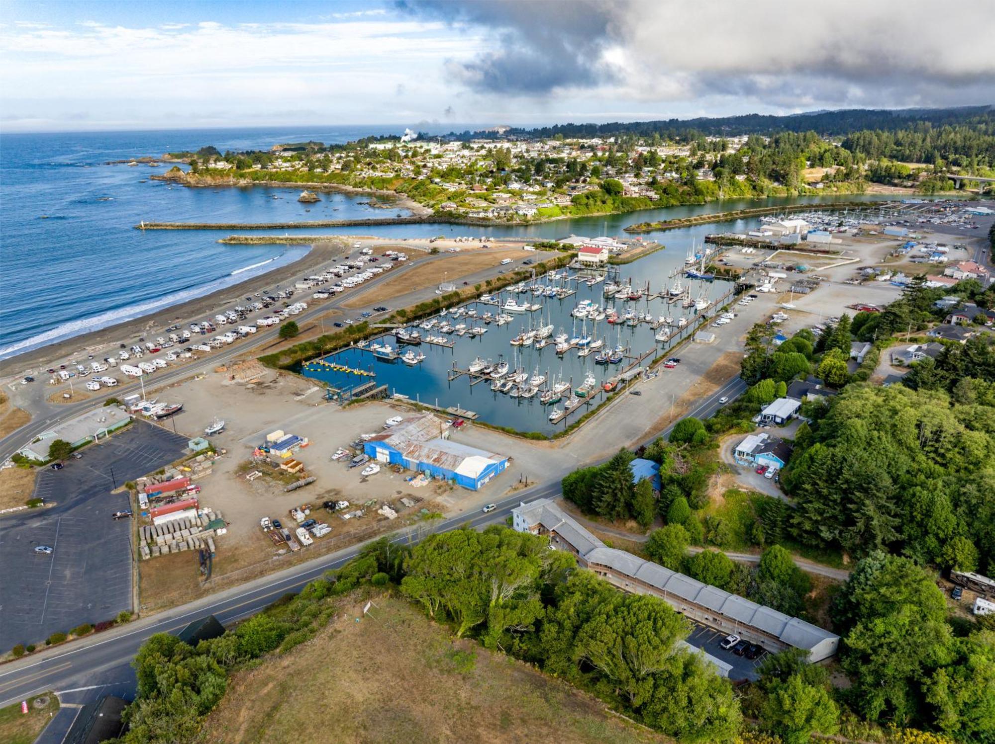 Ocean Suites Motel Brookings Bagian luar foto
