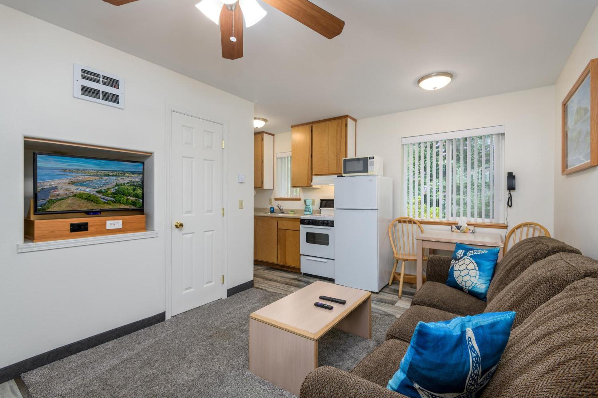 Ocean Suites Motel Brookings Bagian luar foto