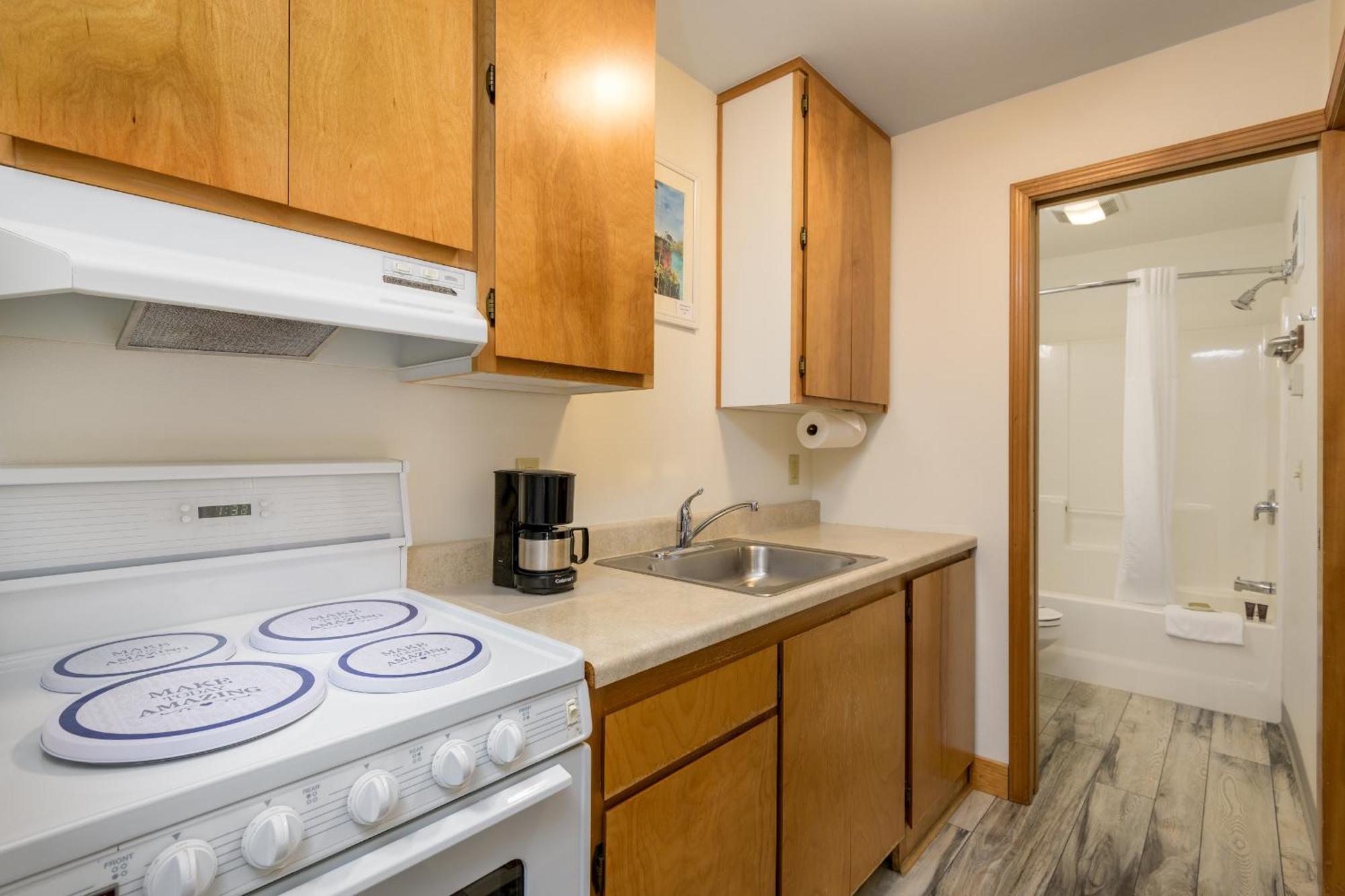 Ocean Suites Motel Brookings Bagian luar foto