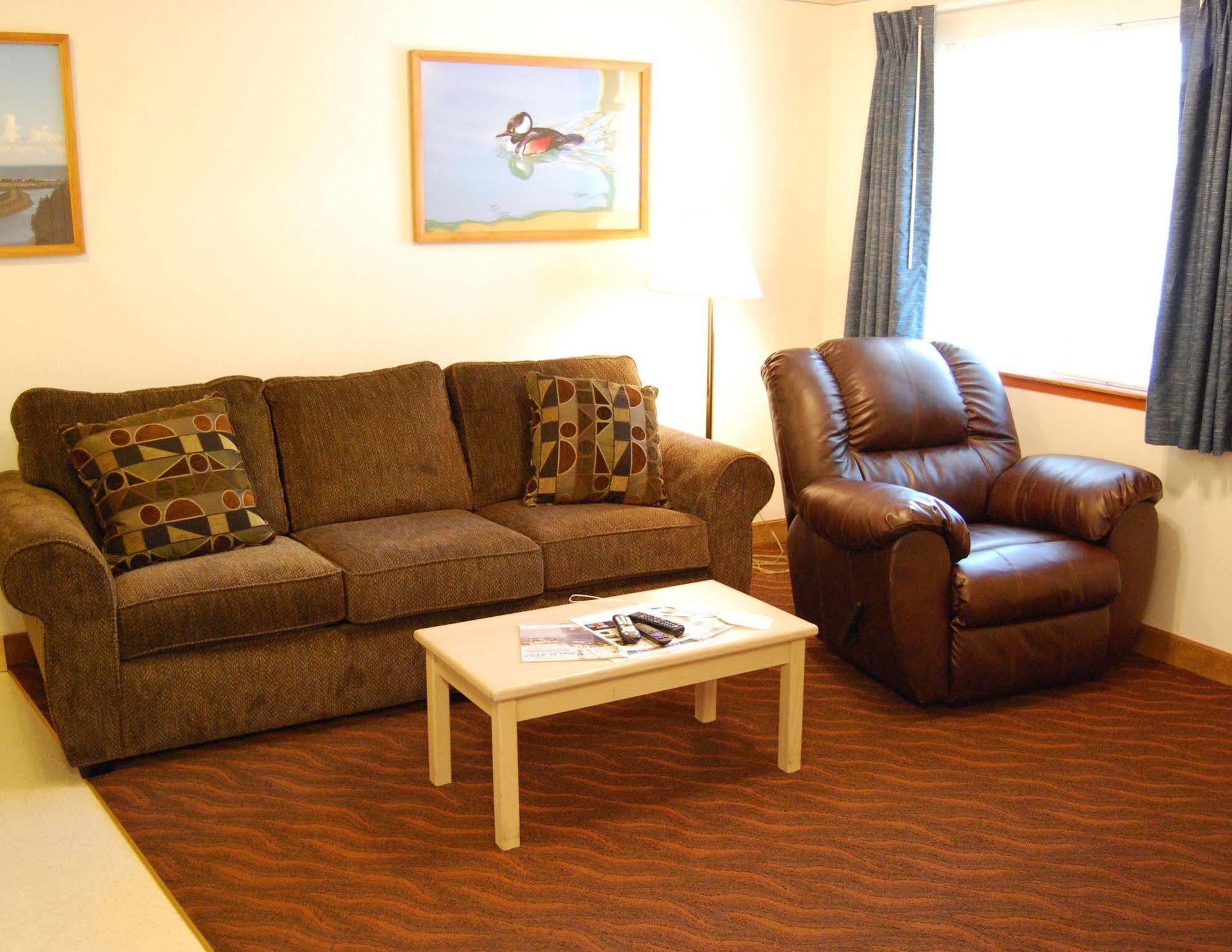 Ocean Suites Motel Brookings Bagian luar foto